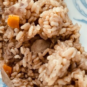 牛肉入り、炊き込みご飯